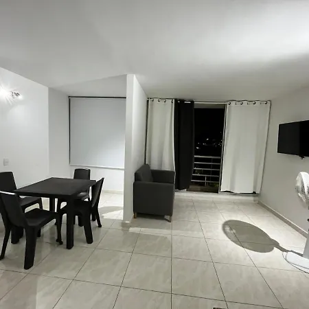 Apartamento Apartamento Economico A 10 Minutos Del Aeropuerto